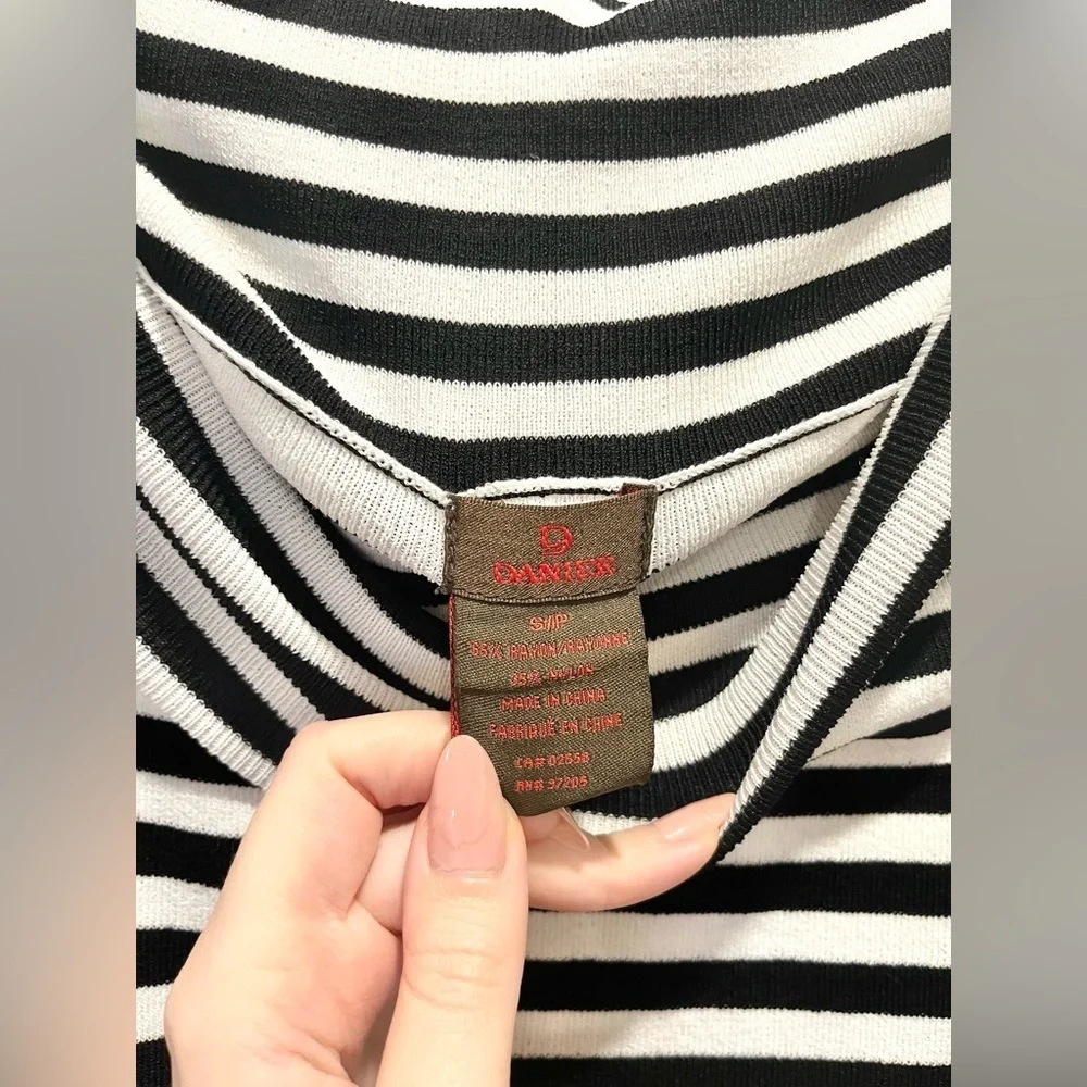 Danier Black White  Striped y2k Off the Shoulder Stretch Short Sleeve Blouse Top - Picture 5 of 5